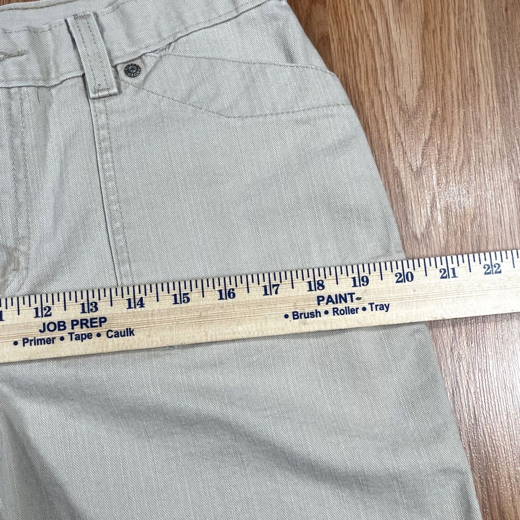 Faded Glory Faded Glory Shorts Womens 10 Mid Rise Flat Front Pockets Beige Denim Jean Cotton Shorts Size 32" / US 10 / IT 46 - 6 Thumbnail