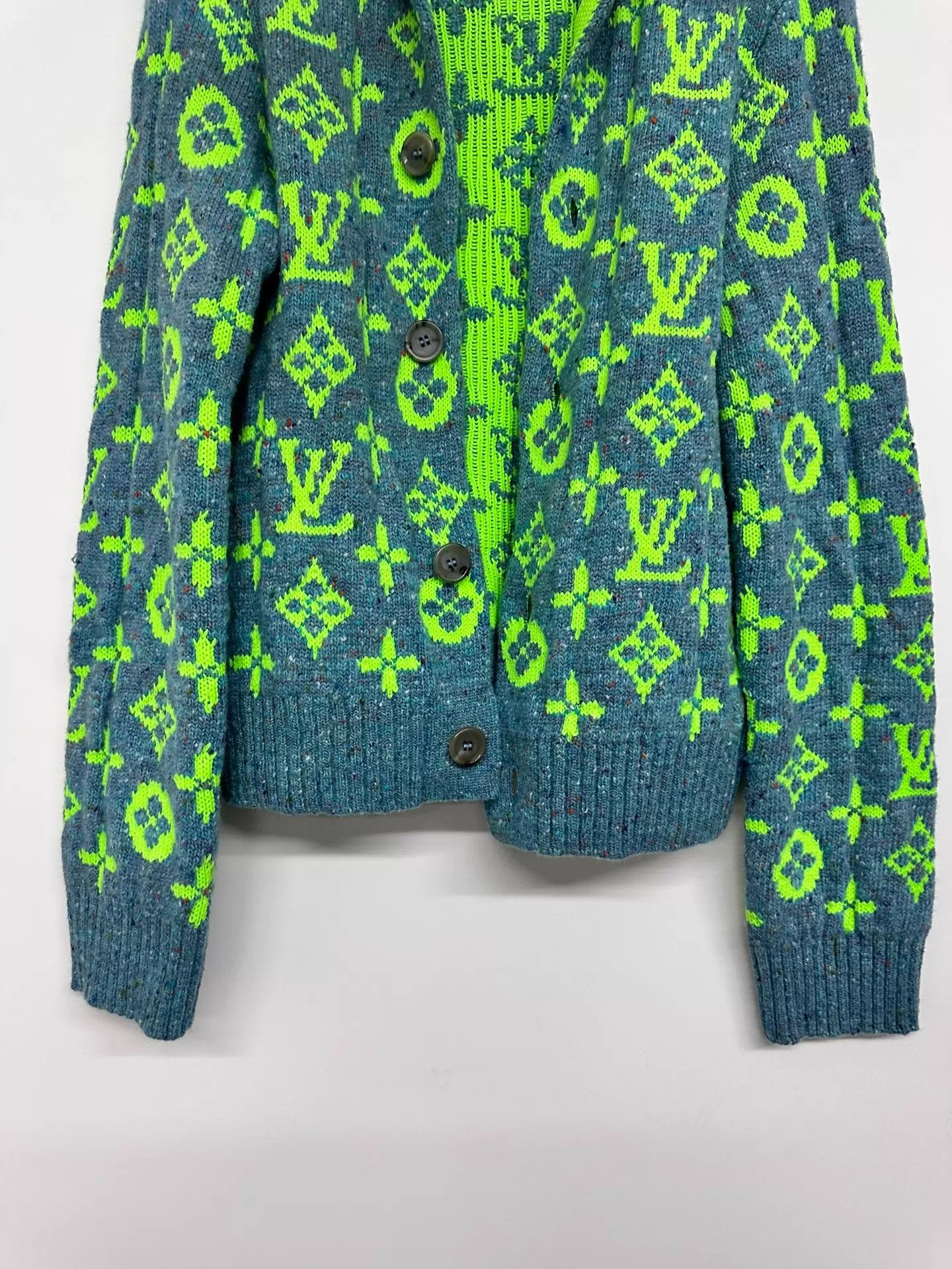Louis Vuitton Louis Vuitton All Over Print Size S Short Jacket Size US S / EU 44-46 / 1 - 7 Thumbnail