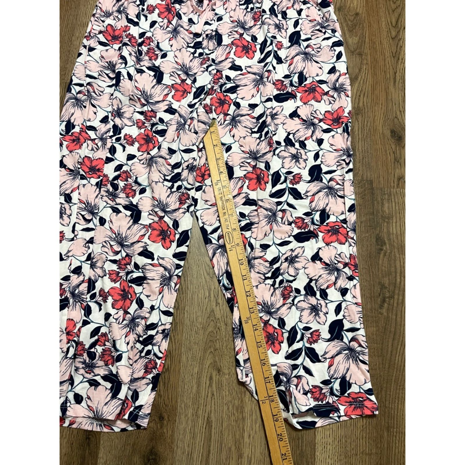 Liz Claiborne Liz Claiborne Womens Large Capris Lounge Pants, Multicolor Floral Sleepwear, Colorful Capris Womens Size 36" / US 14 / IT 50 - 6 Thumbnail