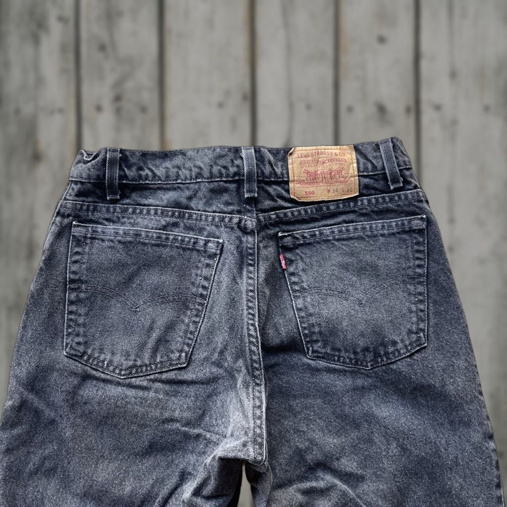Levi's VINTAGE Levi's Jeans Mens 32x32 550 Relaxed Straight Denim Black 90s Logo Embroidered Mens American Western 32 Regular Men Size US 32 / EU 48 - 1 Thumbnail