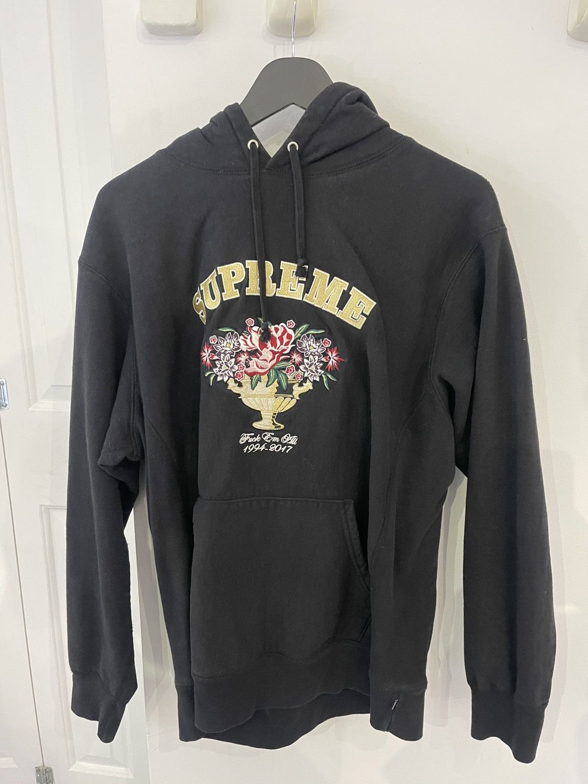 Supreme Centerpiece Hoodie | Grailed