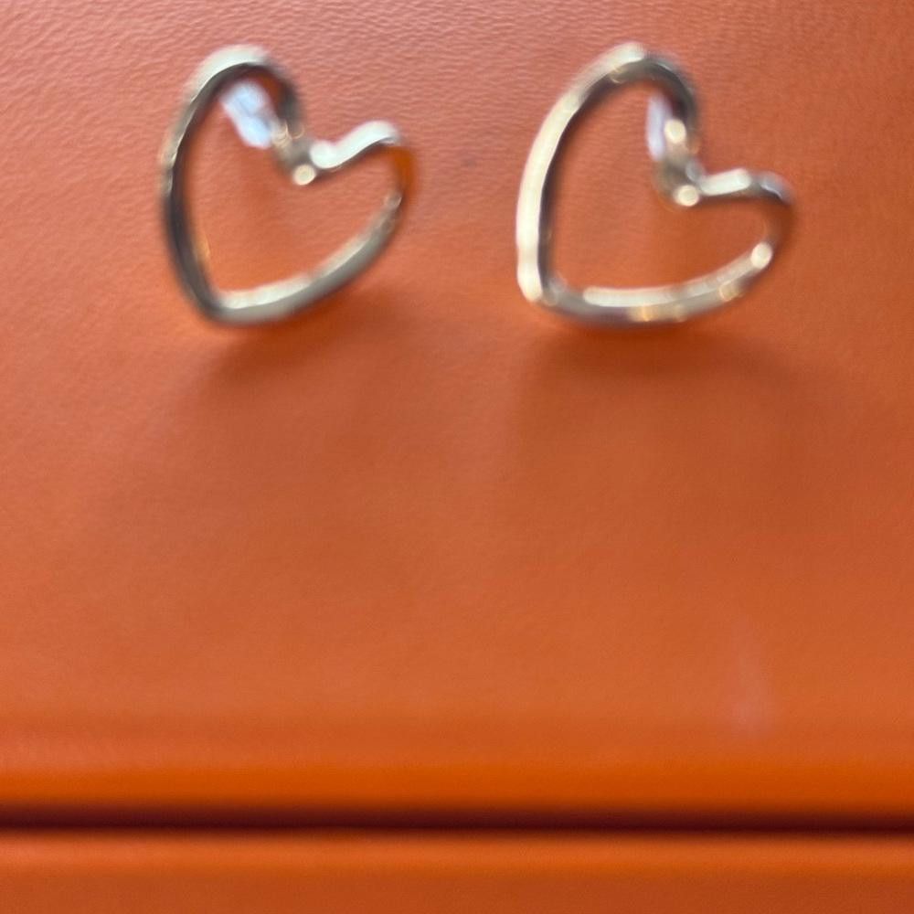 Designer Gold heart stud earrings - perfect for Valentine’s Day Day! Size ONE SIZE - 6 Thumbnail