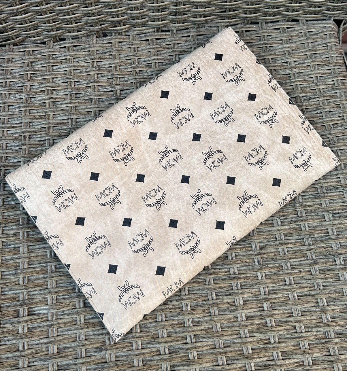 MCM MCM Monogram Travel Cosmetics Bag Handbag Clutch VIP Gift Size ONE SIZE - 2 Thumbnail