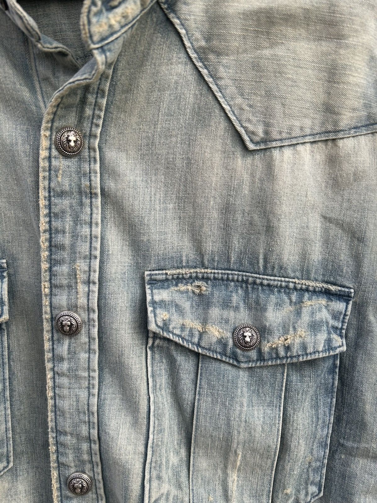 Balmain Balmain SS18 Distressed Denim Shirt Size US M / EU 48-50 / 2 - 4 Thumbnail