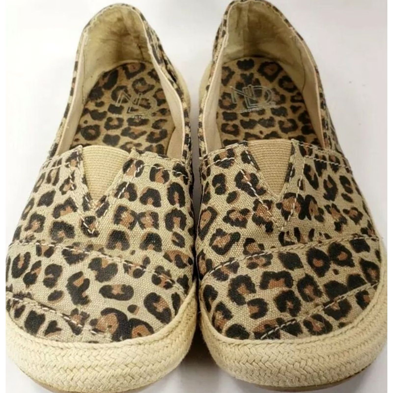 Vintage New Direction Taylor Espidrille Flats Women's 8.5M Jaguar Pattern Casual Comfort Slip-on Canvas Leather? No, Canvas Upper Jaguar Print Flats Size US 9 / IT 39 - 3 Thumbnail