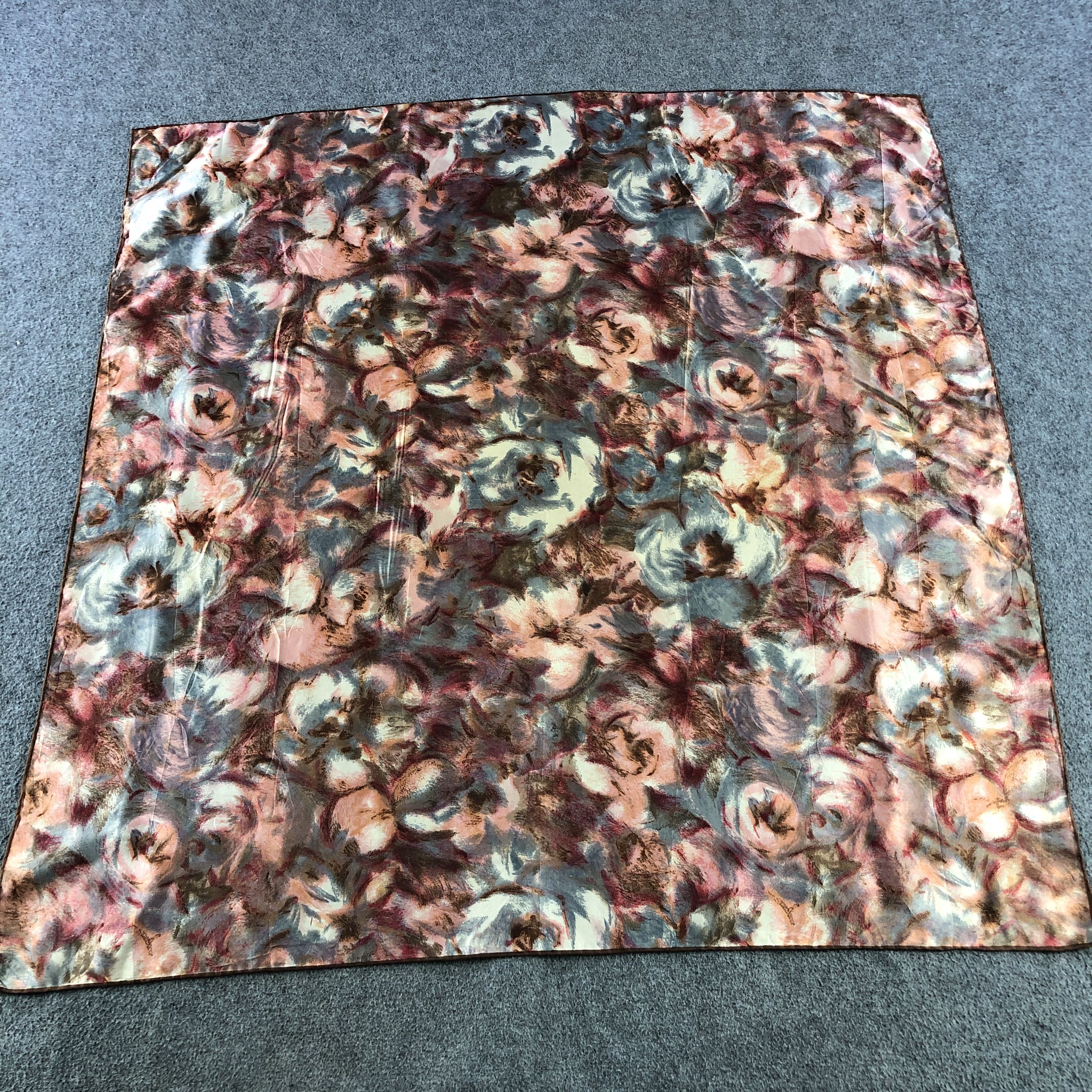 Vintage Vintage Luxury Floral Hand Rolled Silk Scarf M1342 Size ONE SIZE - 2 Thumbnail