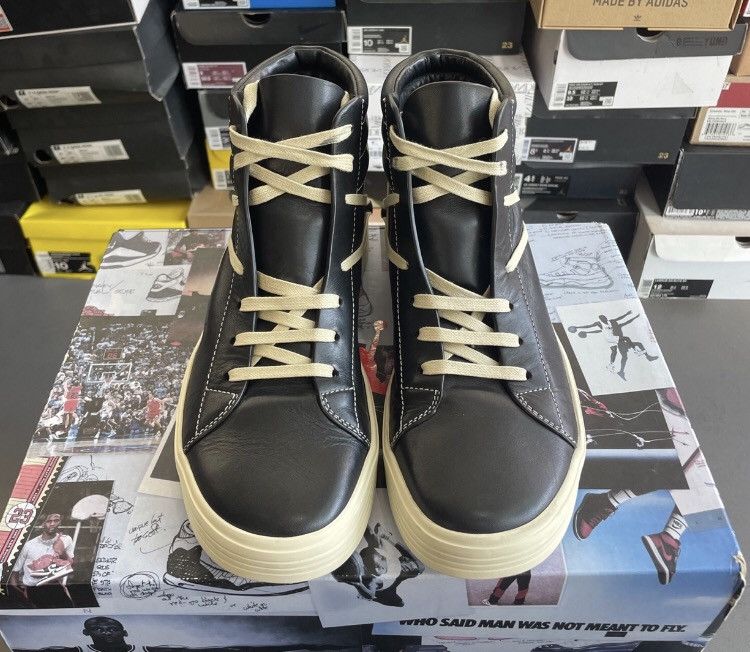 Rick Owens Rick Owens Cowhide black and white classic mid top sneakers Size US 8 / EU 41 - 2 Thumbnail
