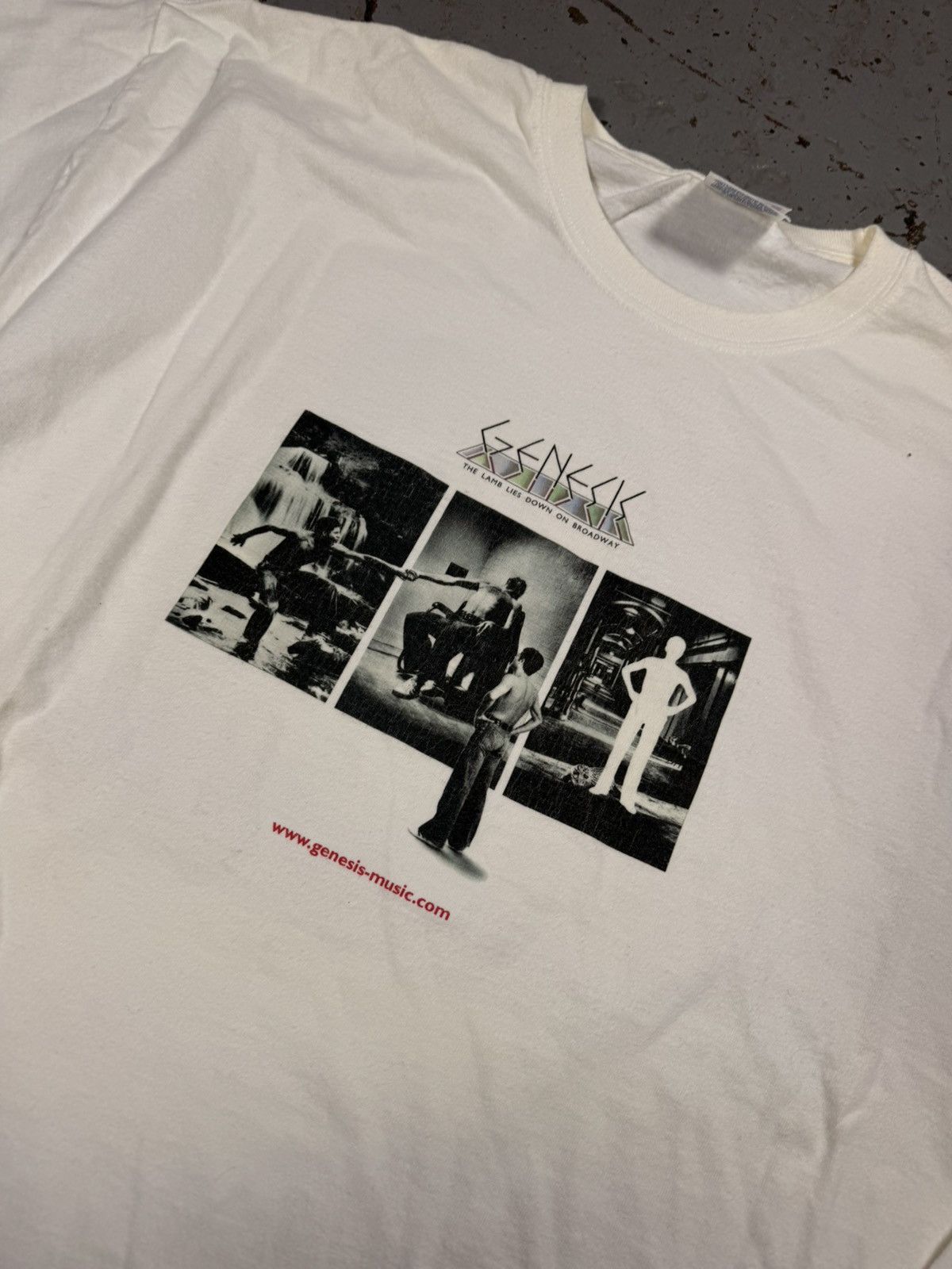 Other Vintage Genesis The Lamb Lies Down On Broadway Tour Tee Size US L / EU 52-54 / 3 - 2 Thumbnail