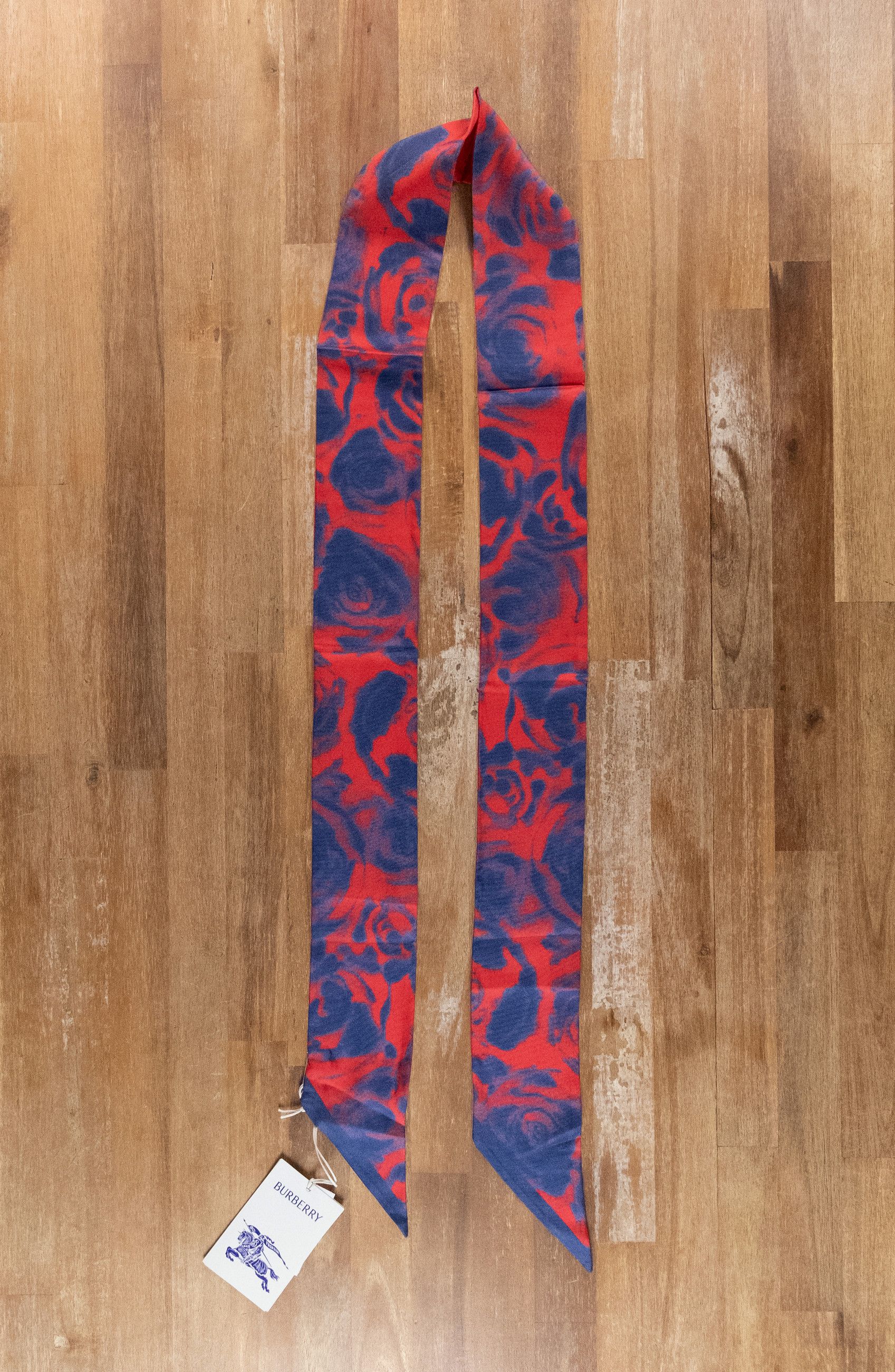 Burberry BURBERRY red blue rose logo print reversible silk scarf Size ONE SIZE - 4 Thumbnail