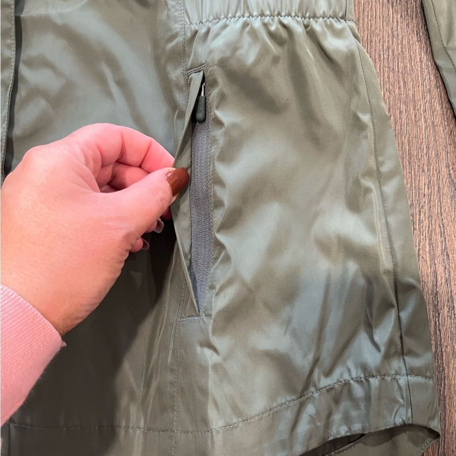 Fila NWOT Fila Womens Army Green Rain Jacket - Size S Size S / US 4 / IT 40 - 7 Thumbnail