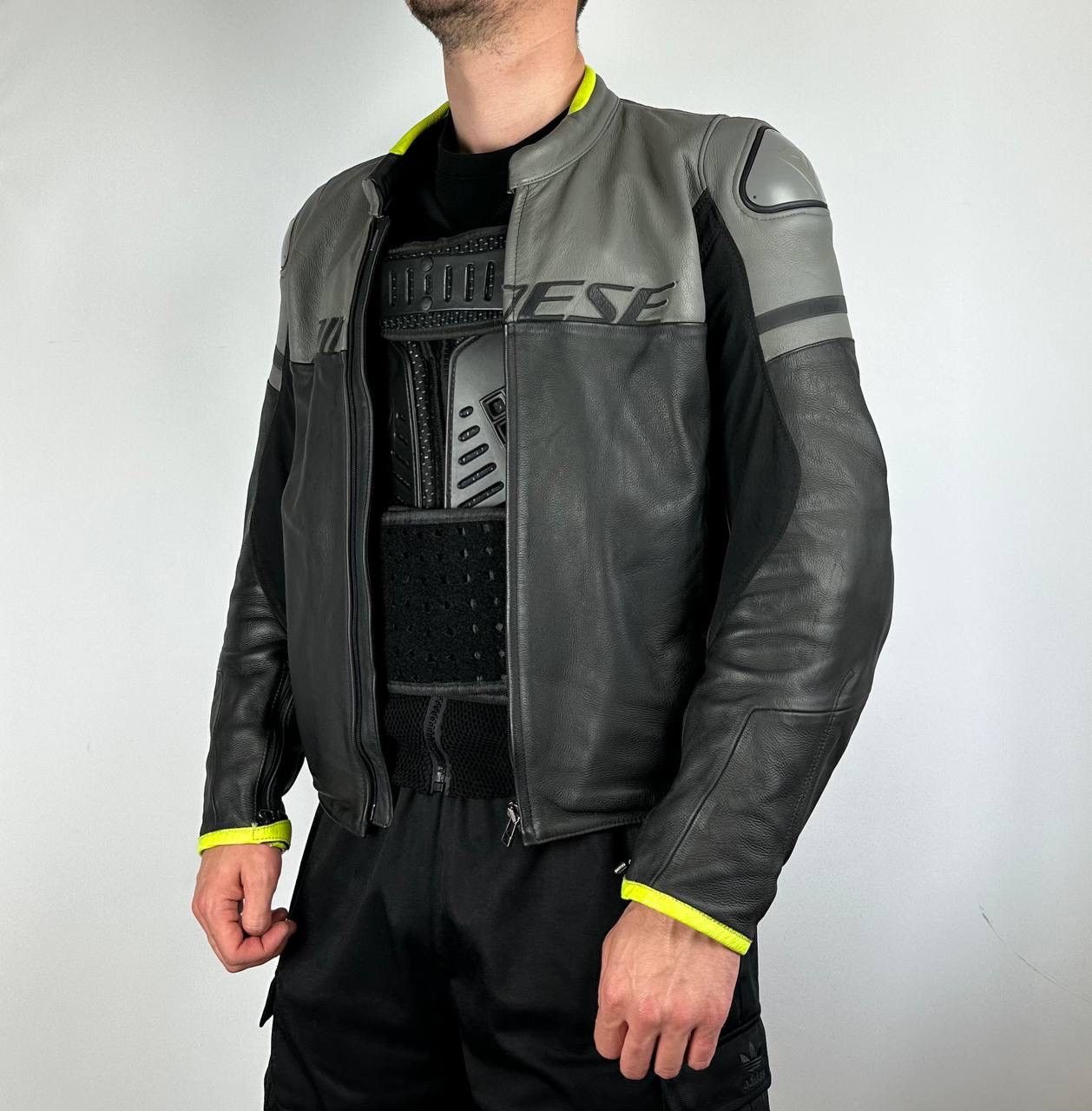 Dainese Dainese motorcycle biker leather jacket plus protection Size US XL / EU 56 / 4 - 2 Thumbnail
