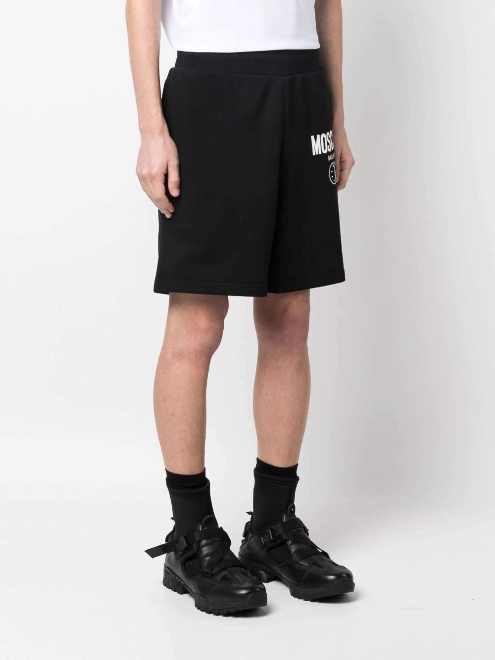 Moschino o1y0225 Logo Short in Black Size US 34 / EU 50 - 2 Thumbnail