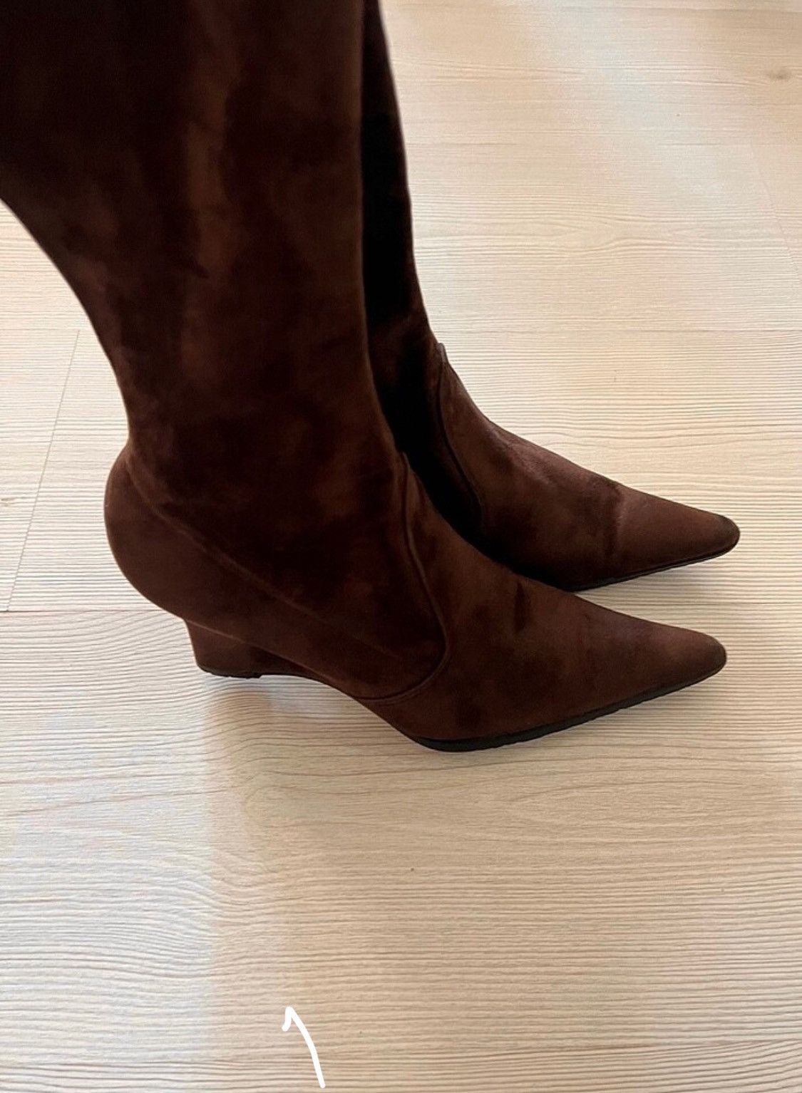 Vintage Brown padded heeled pointed toe suede shoes Size US 7 / IT 37 - 3 Thumbnail
