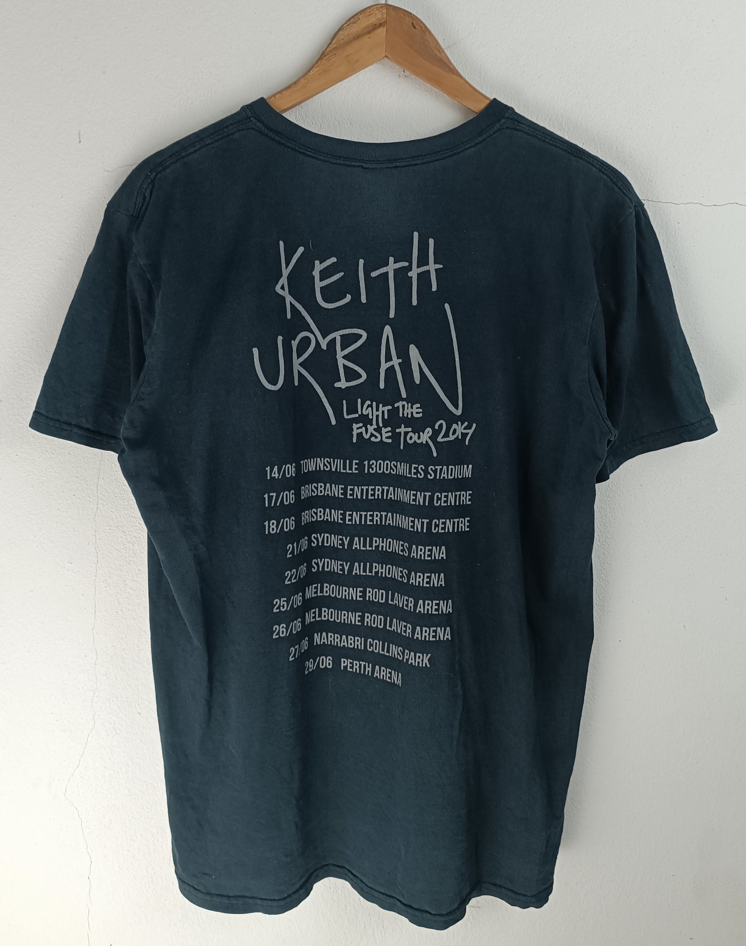 FADED VINTAGE 2014 KEITH URBAN TOUR TEE blake shelton church