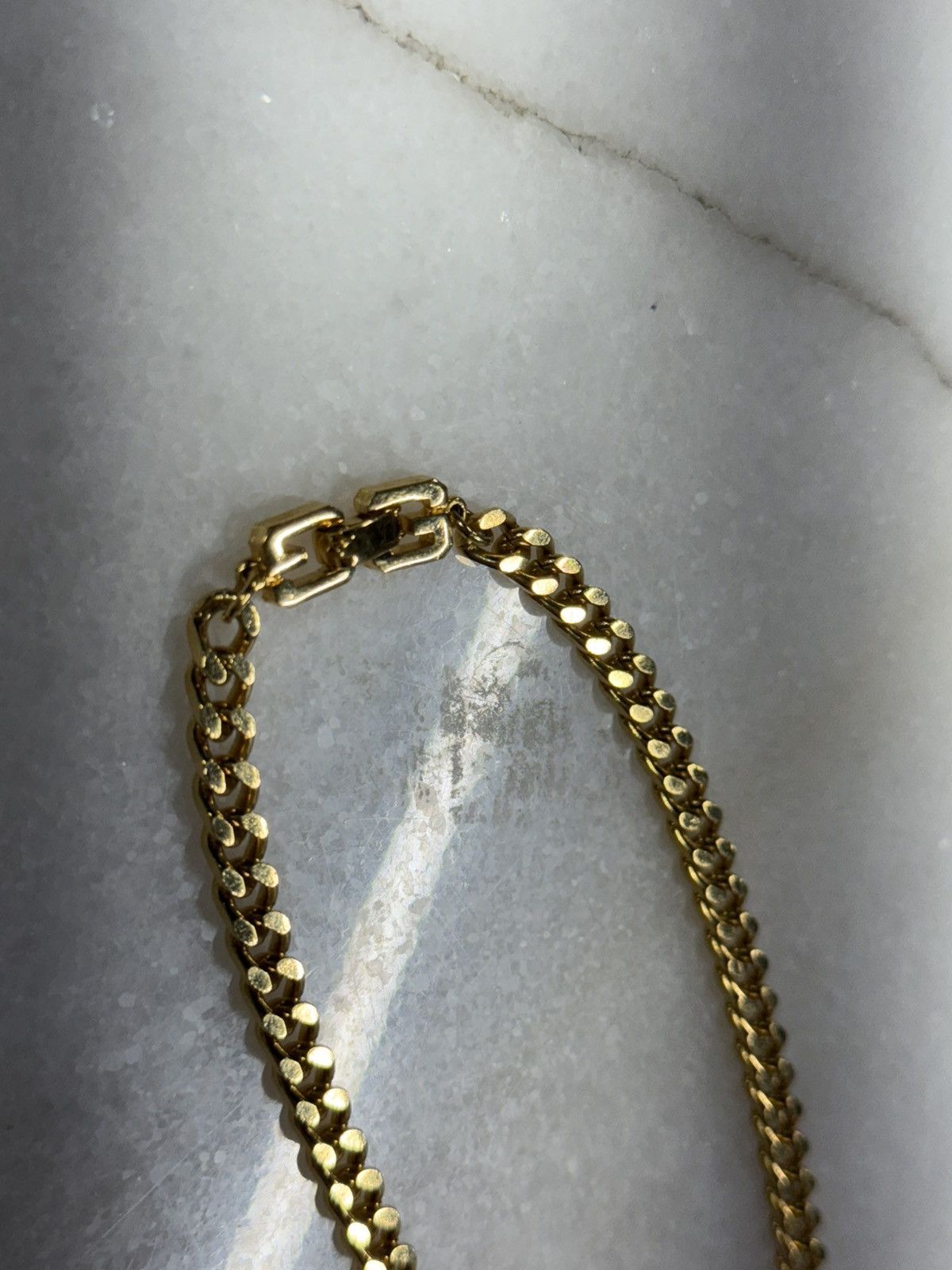 Givenchy Givenchy Gold Cuban Necklace Women’s Chain Preowned Size ONE SIZE - 4 Thumbnail