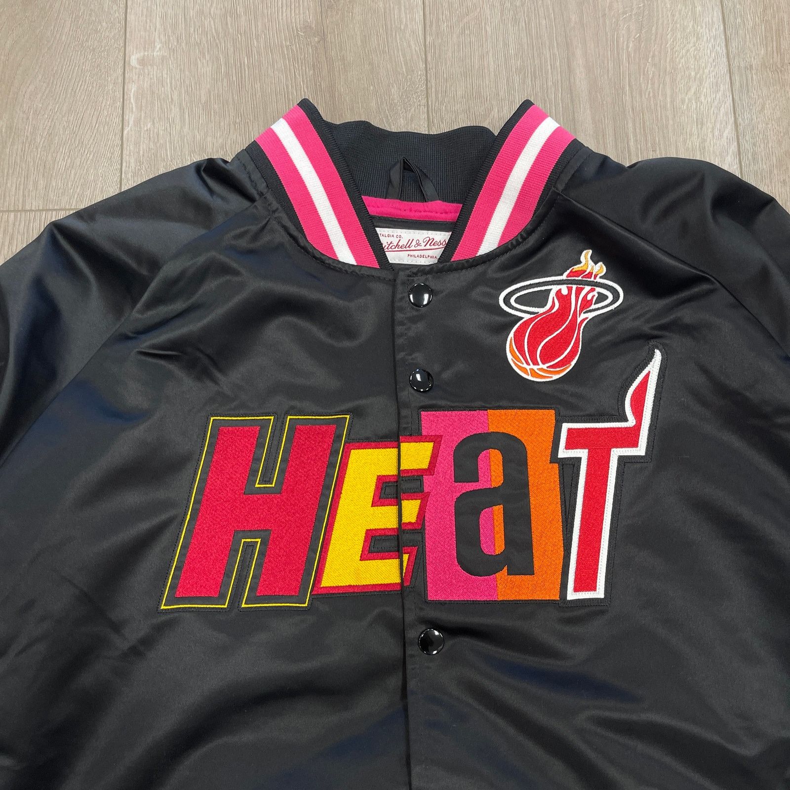 Mitchell & Ness Mitchell And Ness Miami Heat Mashup Satin Jacket NBA XL Size US XL / EU 56 / 4 - 5 Thumbnail