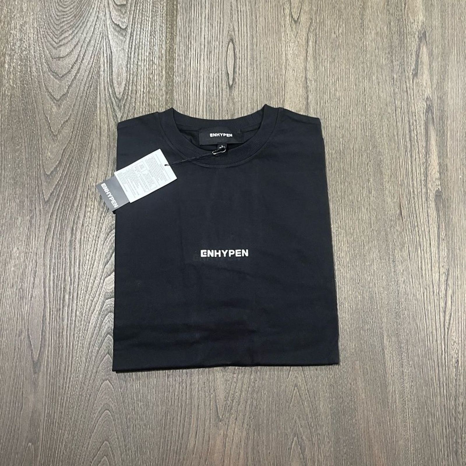 Vintage NWT Enhypen Band Dawn Dusk Black Long Sleeve T-Shirt Size L Size US L / EU 52-54 / 3 - 7 Thumbnail