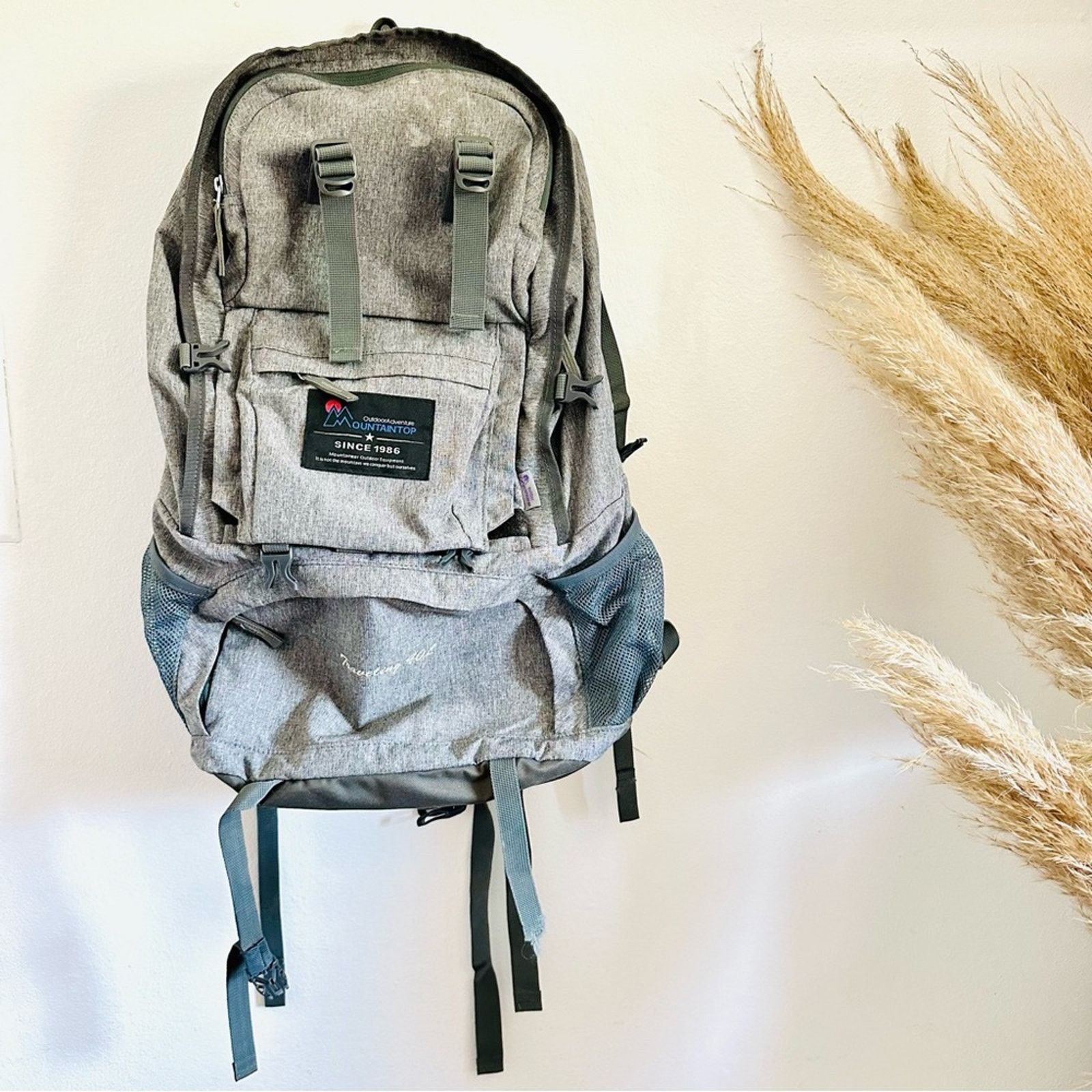 Eastern Mountain Sports MOUNTAINTOP Silver Grey Hiking Camping Outdoors Backpack Bag Size ONE SIZE - 1 Thumbnail