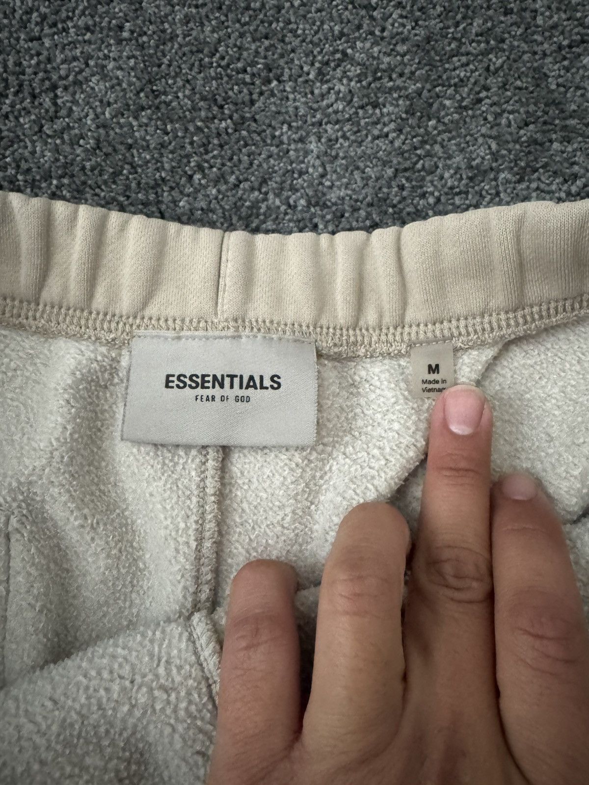 Fear of God Fear of God Essentials Sweatpants Tan (M) Size US 32 / EU 48 - 3 Thumbnail