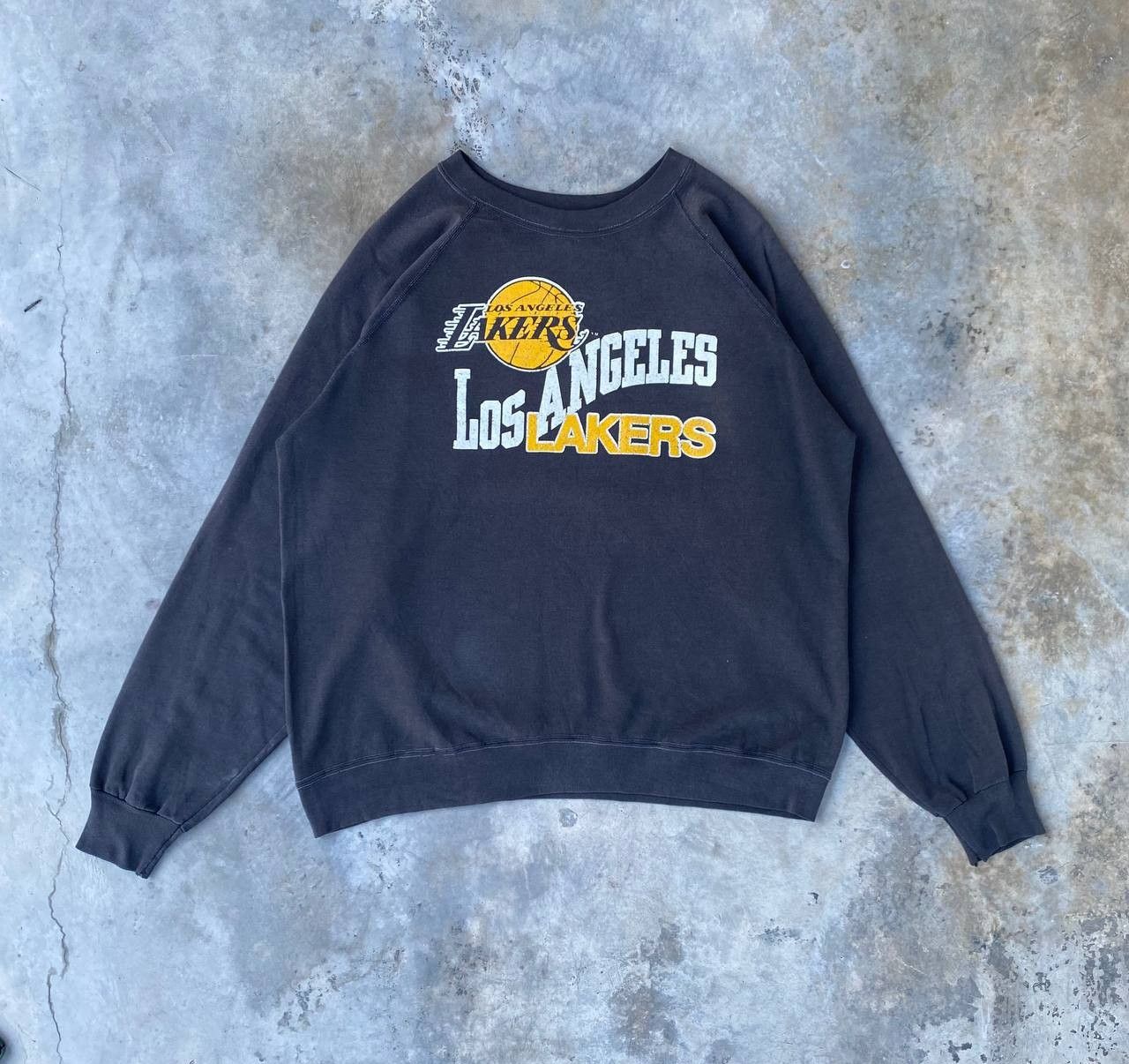 Vintage RARE VINTAGE 70S LAKERS LOS ANGELES FADED BLACK SWEATSHIRT Size US L / EU 52-54 / 3 - 6 Thumbnail