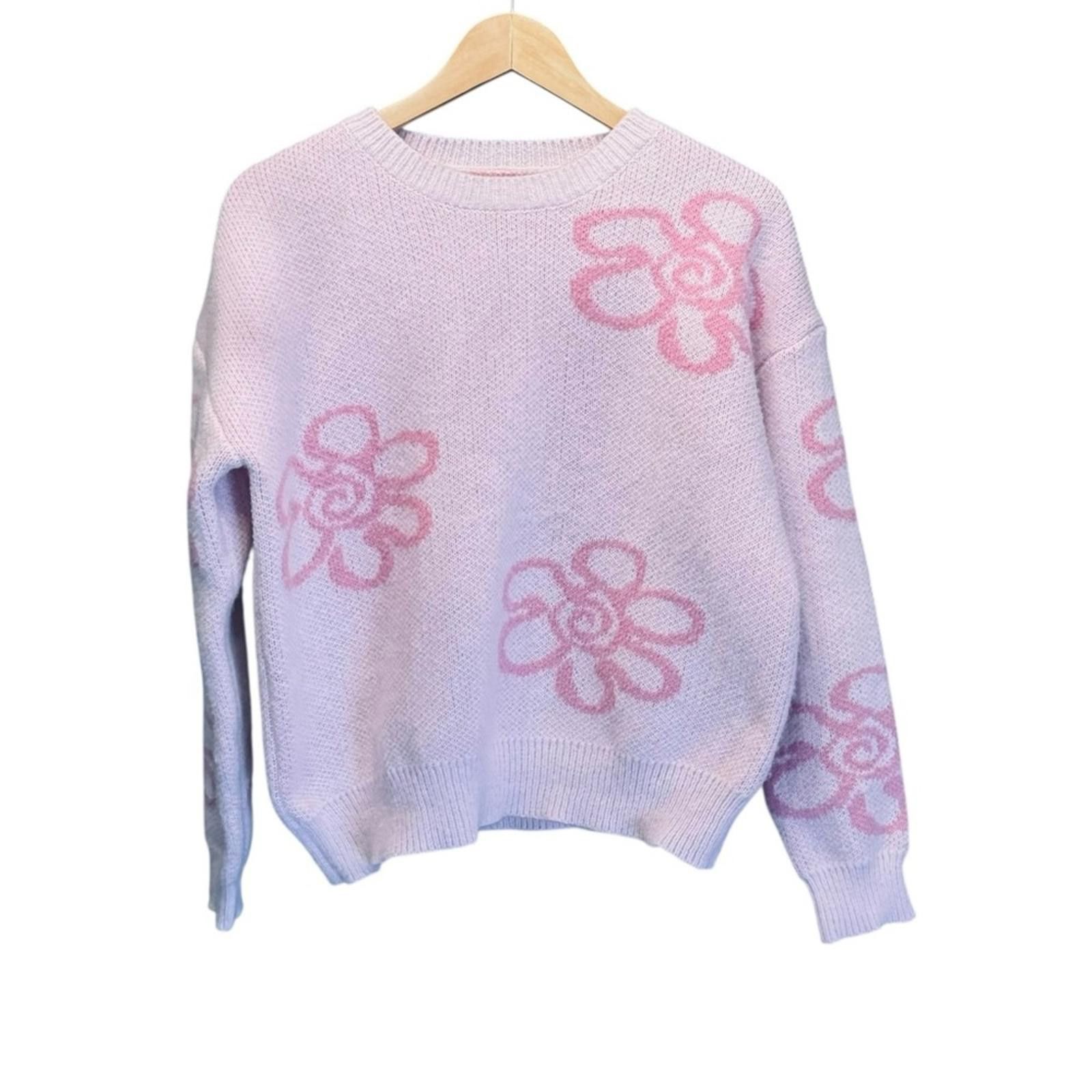 Shein NWOT Shein Rounded Flower Drop Shoulder Sweater. Size Small. Size S / US 4 / IT 40 - 1 Thumbnail