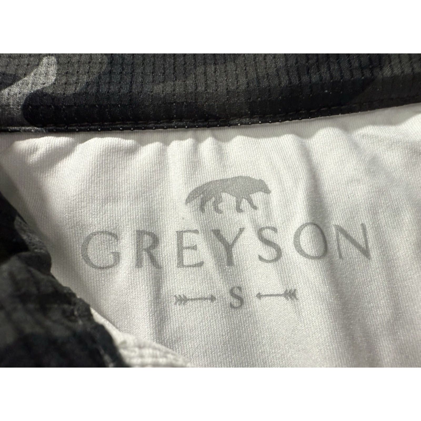Vintage Greyson Mens Small Pullover Golf 1/4 Zip Breathable Lightweight Moisture Wicking Logo Shirt Size US S / EU 44-46 / 1 - 3 Thumbnail