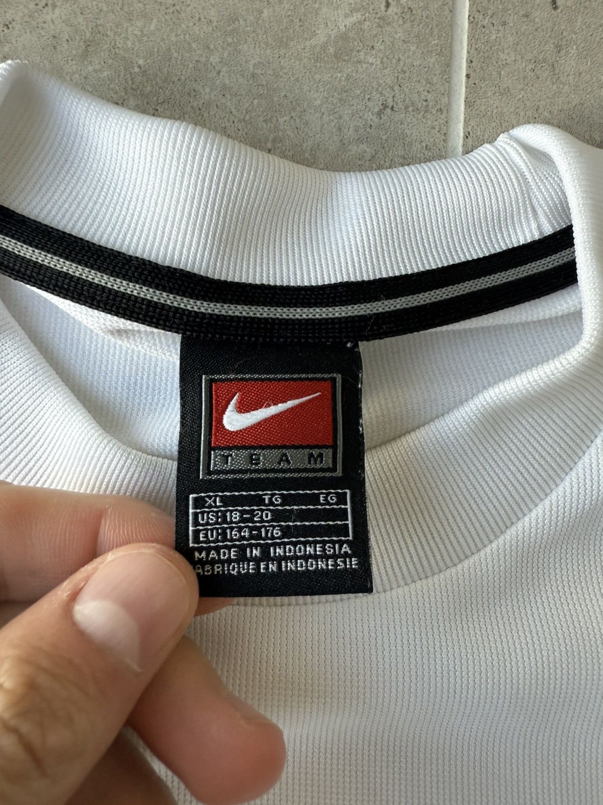 Nike Rare Vintage T-Shirt Nike Centr Logo Big Swoosh Drill Y2K Size US XL / EU 56 / 4 - 3 Thumbnail