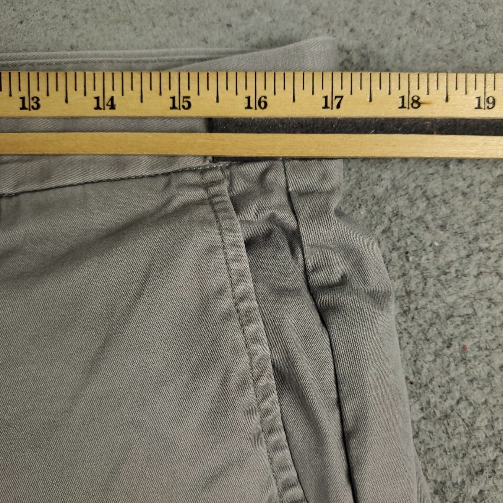Vineyard Vines VINEYARD VINES Shorts Mens Size 33 Flat Front Chino Gray Casual Spring Summer Fall Winter Size US 33 - 4 Thumbnail