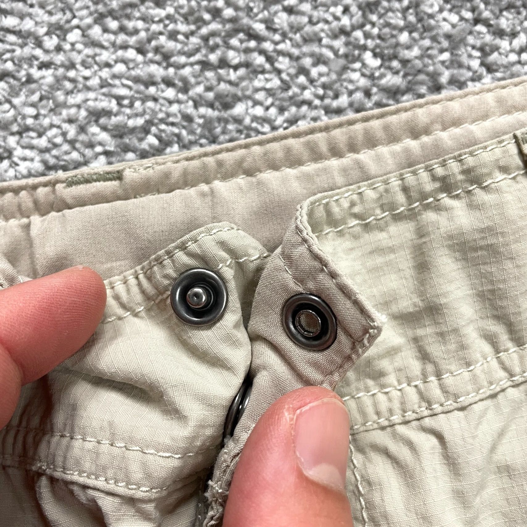 Vintage VINTAGE Columbia Cargo Shorts Womens 12 Brown Nylon Zip Pockets Snap Active Outdoor Fish Size 34" / US 12 / IT 48 - 7 Thumbnail