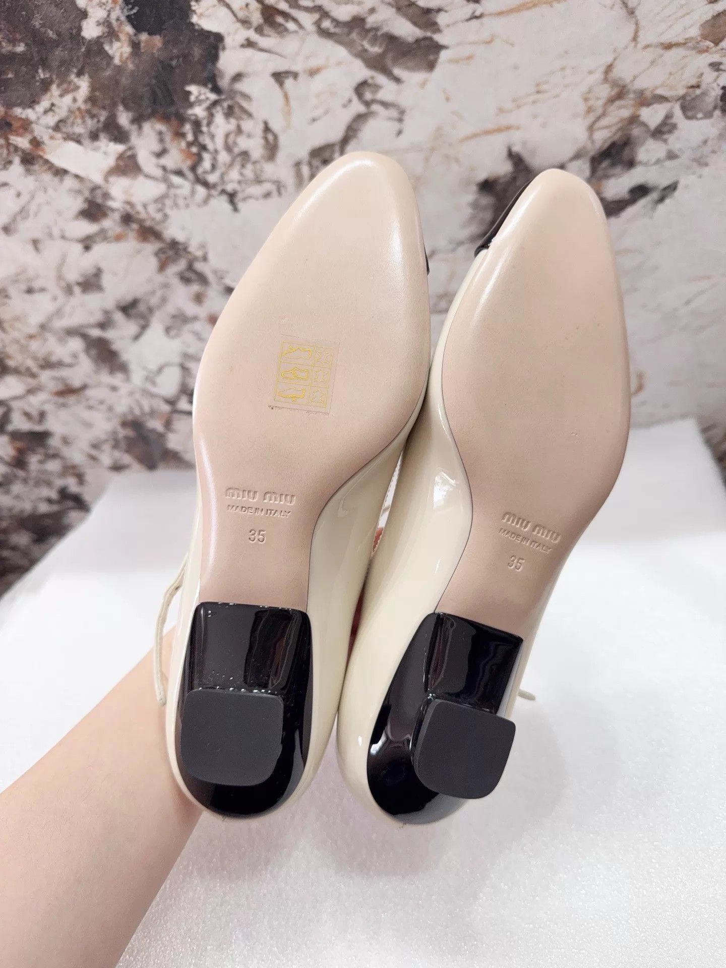 Miu Miu MIU MIU New Kitten Heel MaryJane Pumps 35 Unused Size US 4.5 / IT 34.5 - 5 Thumbnail