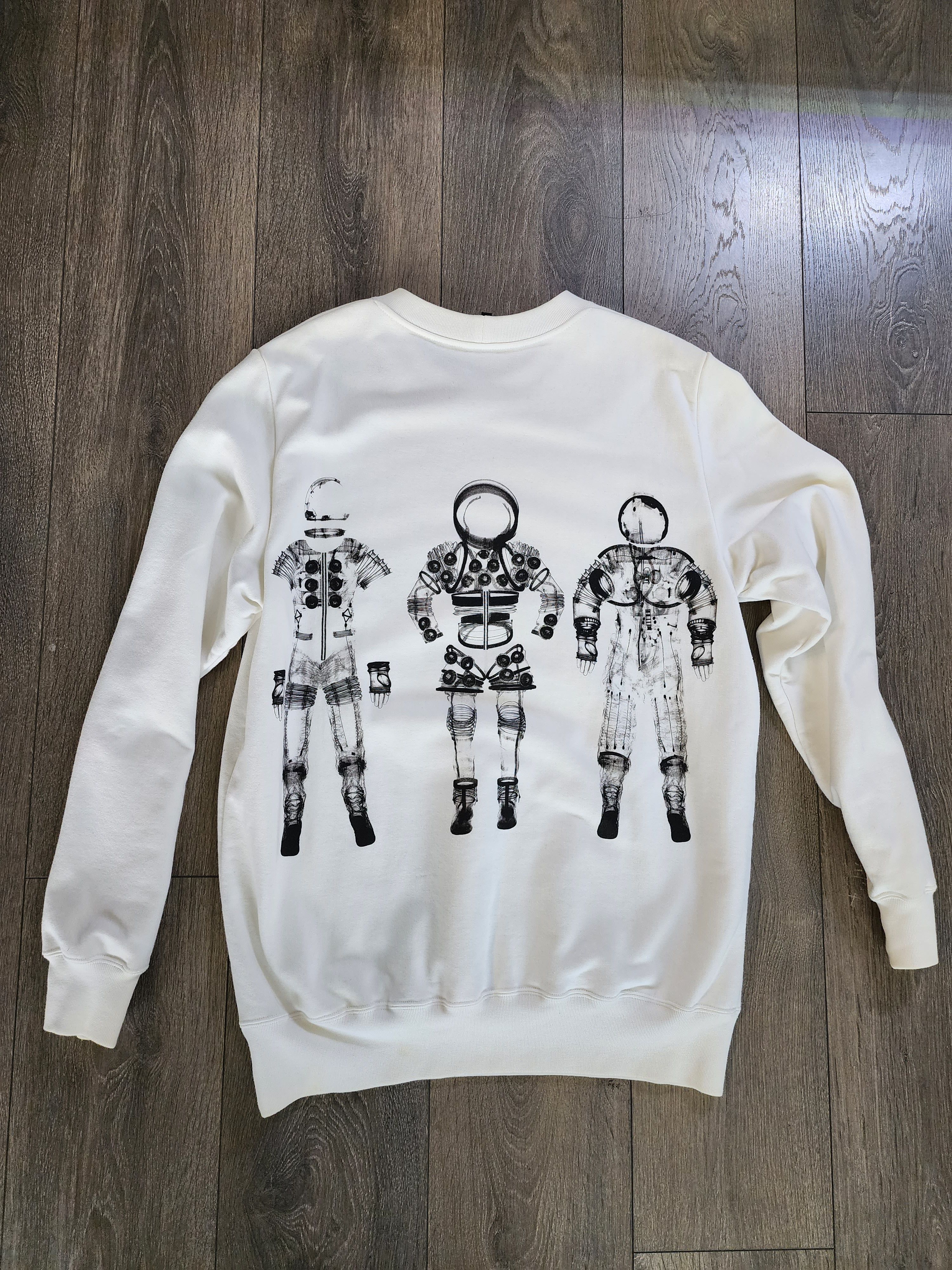 Chanel astronaut online sweatshirt