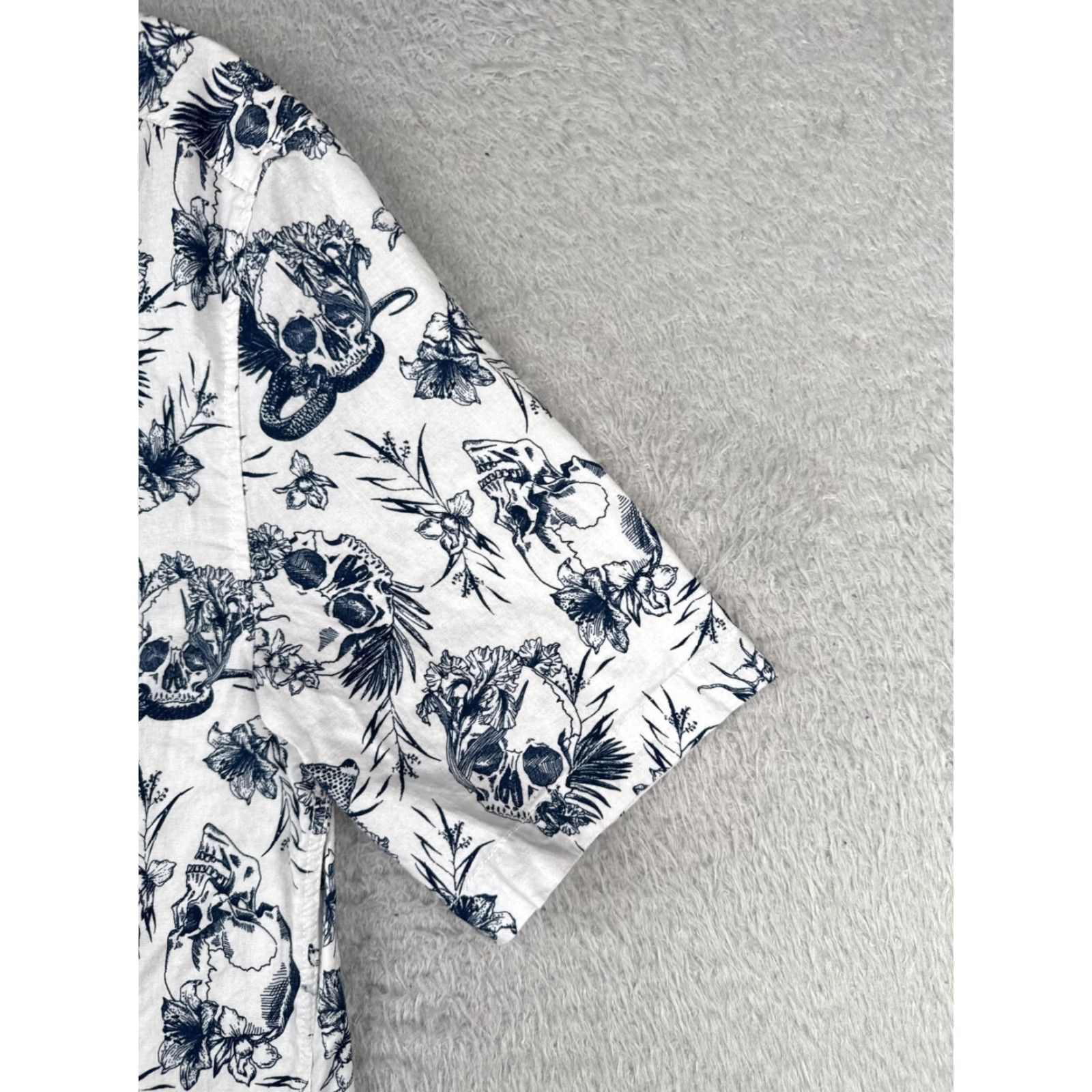 H&M H&M Divided Shirt Adult Small White Blue Floral Button-Up 100% Cotton Hawaiian Mens Size US S / EU 44-46 / 1 - 2 Thumbnail
