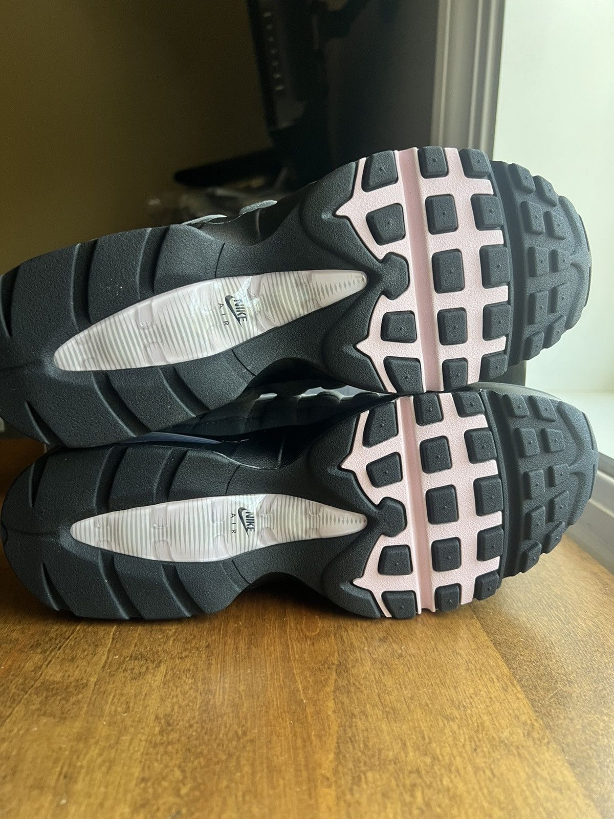 Nike Nike Air Max 95 Pink Foam Size US 9.5 / EU 42-43 - 4 Thumbnail