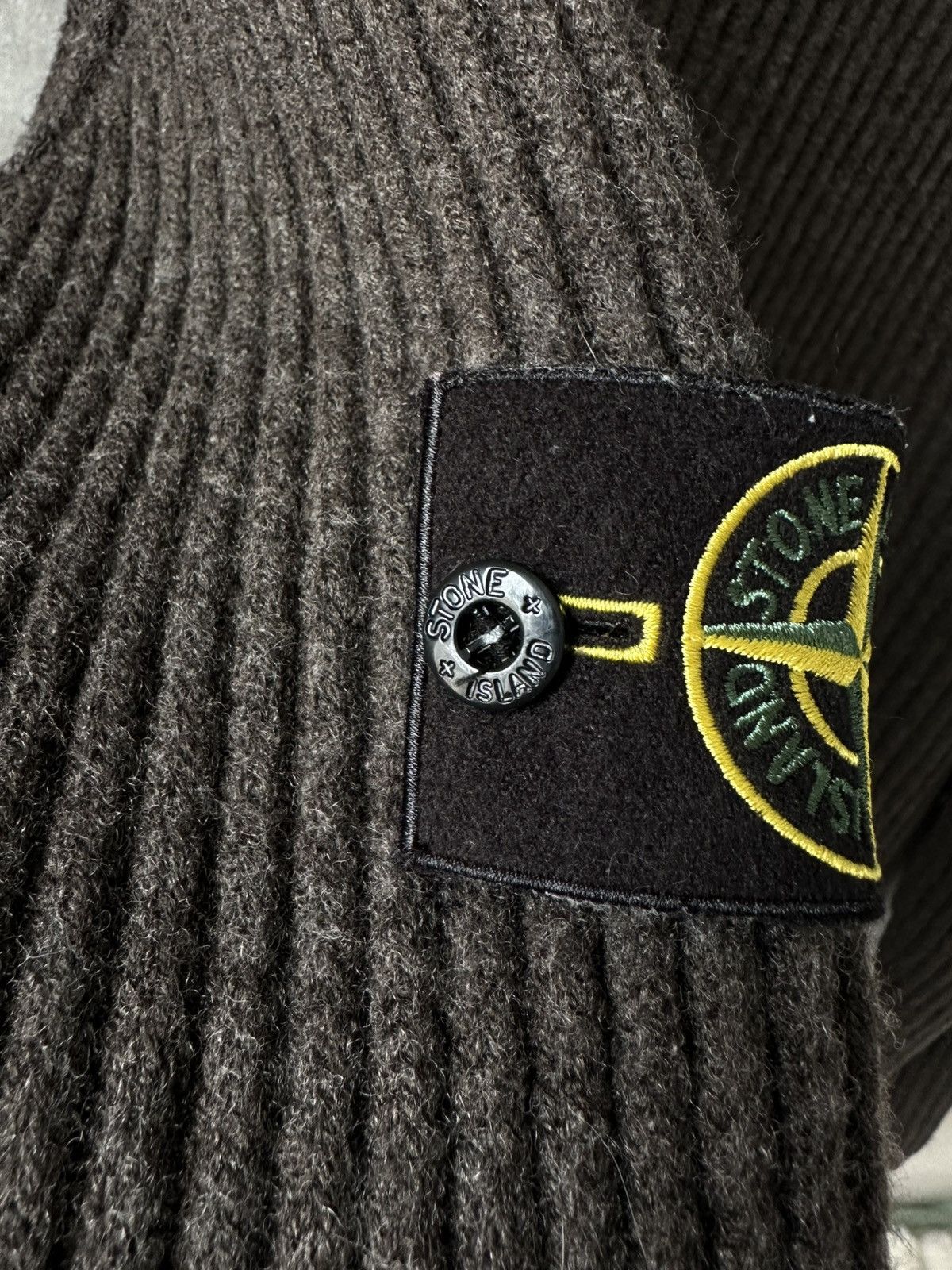 Stone Island Stone island/ Winter 2001 sweater 100% wool Size US M / EU 48-50 / 2 - 13 Thumbnail