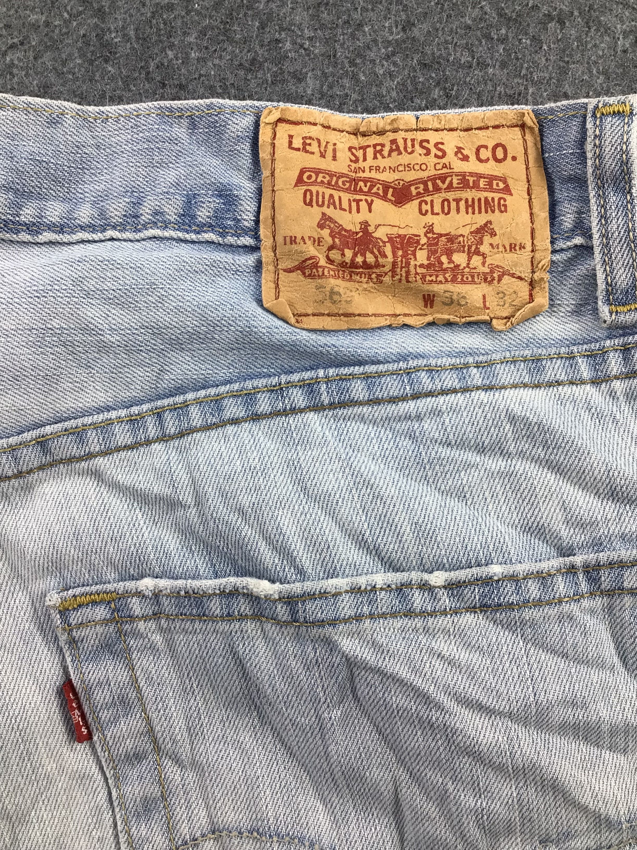 Levi's Vintage Levi's 569 Jeans Light Wash Straight Denim KJ233 Size US 37 - 5 Thumbnail