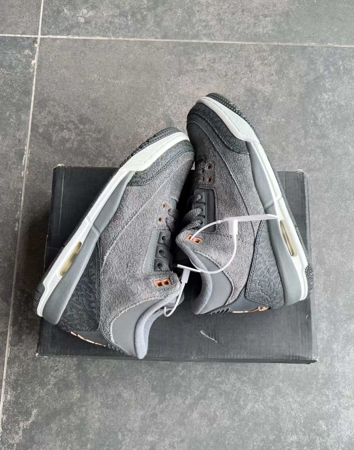 Jordan Brand Air Jordan 3 Retro Suede Grey J42 Size US 5.5 / IT 35.5 - 4 Thumbnail