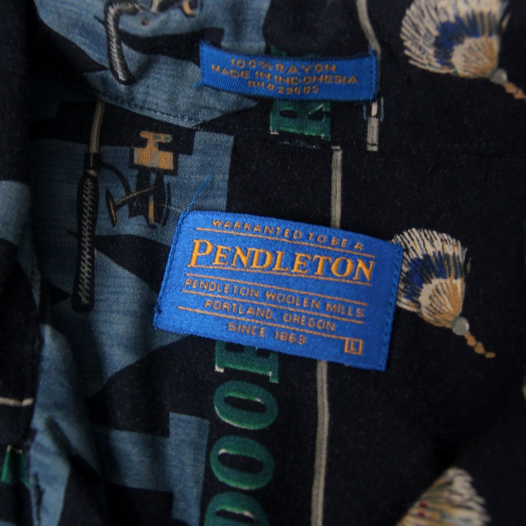 Pendleton VINTAGE Pendleton Shirt Men L %100 Rayon Allover Print Camp Fishing Shirt Size US L / EU 52-54 / 3 - 4 Thumbnail