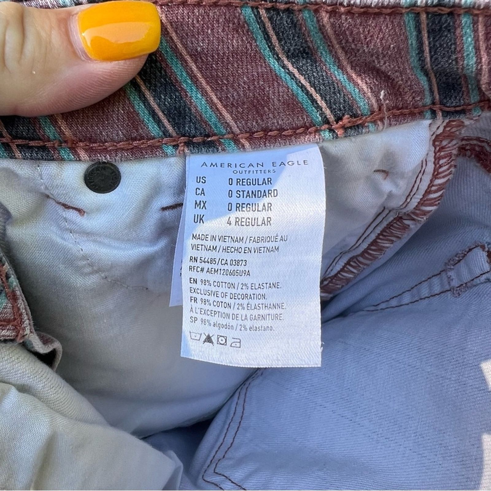 American Eagle Outfitters American Eagle Mom Jean Stretch Red Blue Railroad Stripe Size 25" / US 0 / IT 36 - 4 Thumbnail