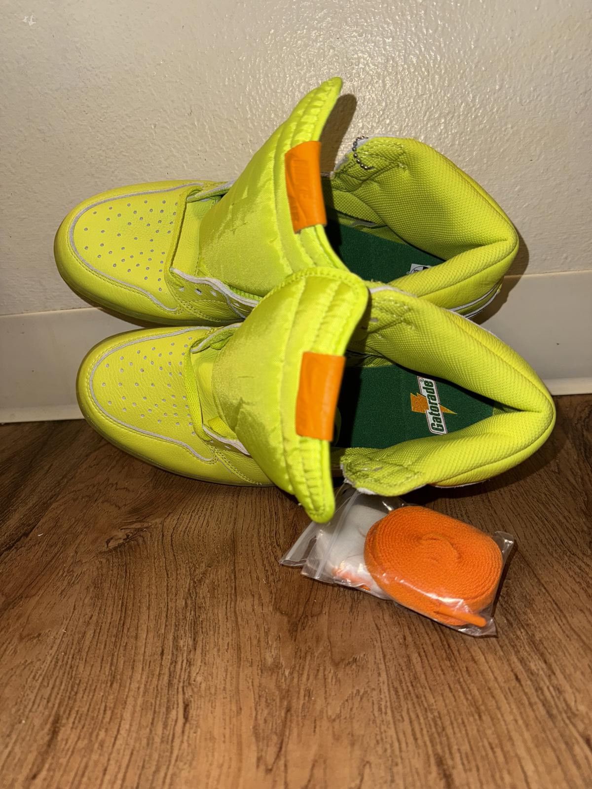Nike Jordan 1 Retro High Gatorade Cyber Size US 10.5 / EU 43-44 - 9 Thumbnail