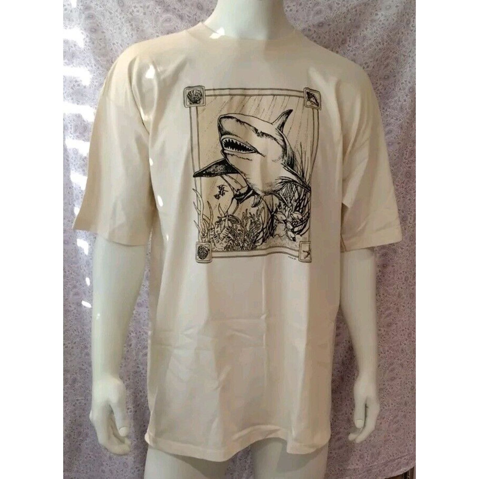 Other NWT Del Sol Cozumel 2XL White T-Shirt Shark Color-Changing Size US XXL / EU 58 / 5 - 1 Thumbnail