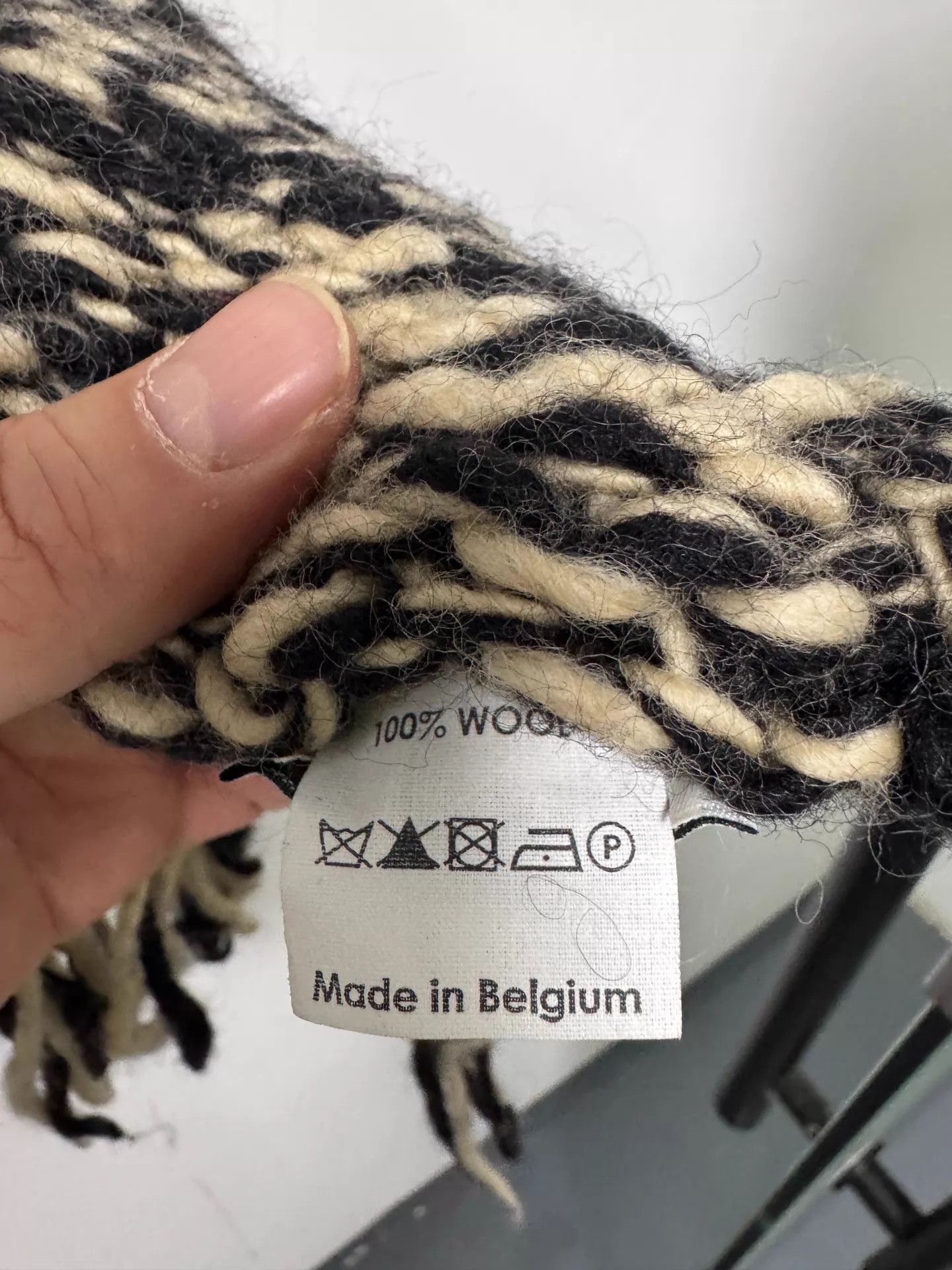 Dries Van Noten DRIES VAN NOTEN Fringe Wool Shawl Black/White Size ONE SIZE - 3 Thumbnail