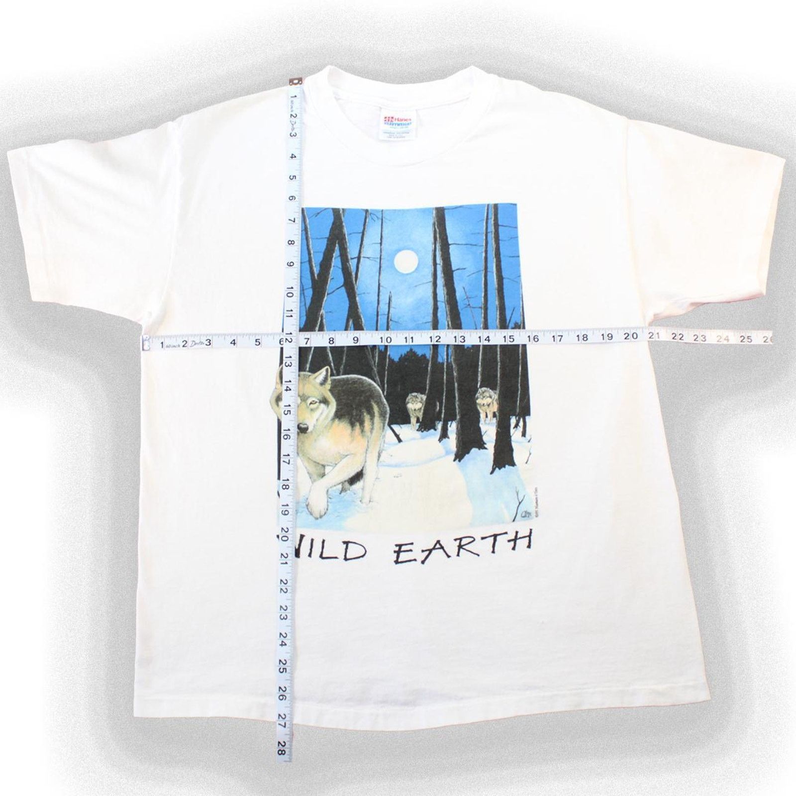 Vintage Vintage 90s White Wild Earth Wolves Graphic Tee Size US L / EU 52-54 / 3 - 2 Thumbnail