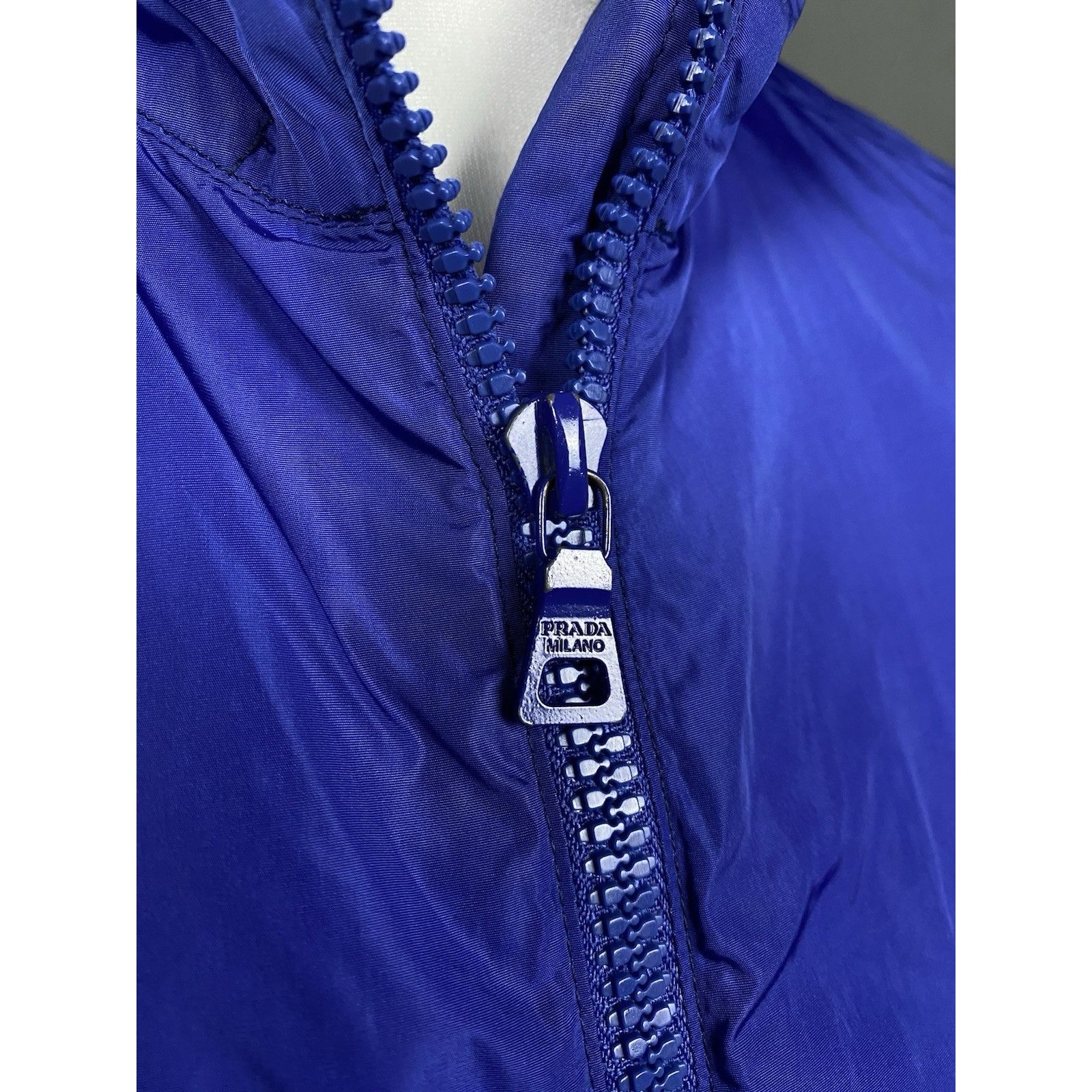 Prada Prada Nylon Lightweight Red Tab Women's Blue Windbreaker Jac Size M / US 6-8 / IT 42-44 - 8 Thumbnail