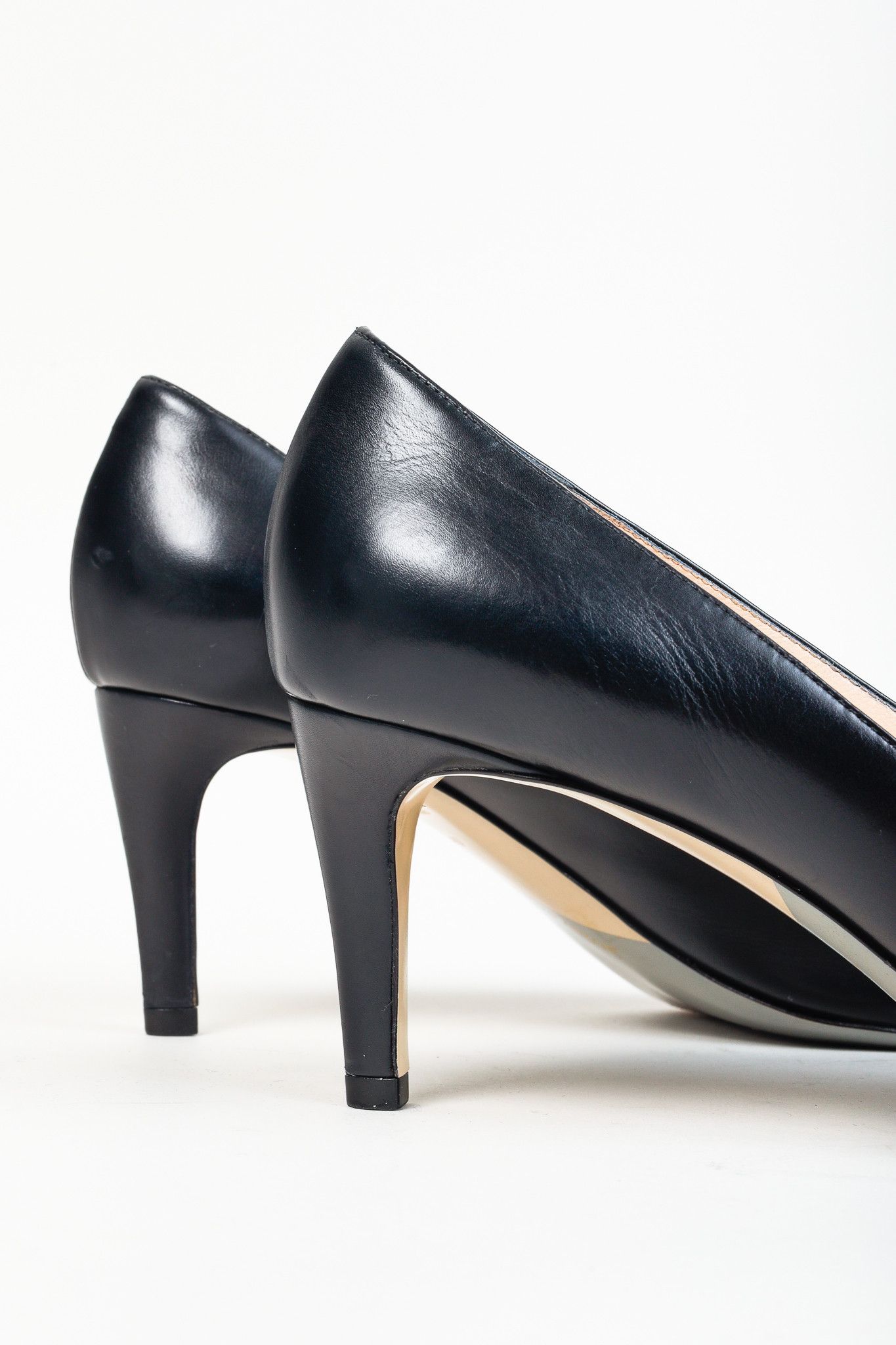 Giorgio Armani Giorgio Armani Navy Blue Leather Pointed-Cap-Toe Pumps Size US 9.5 / IT 39.5 - 8 Thumbnail