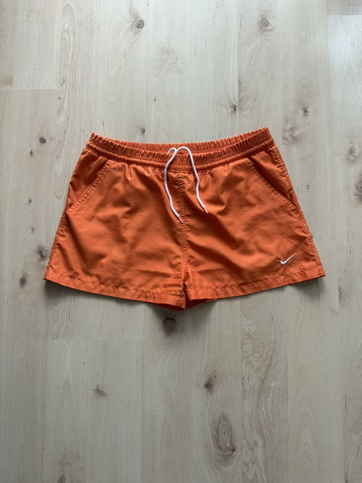 Nike Nike vintage swoosh track shorts Size US 30 / EU 46 - 1 Thumbnail
