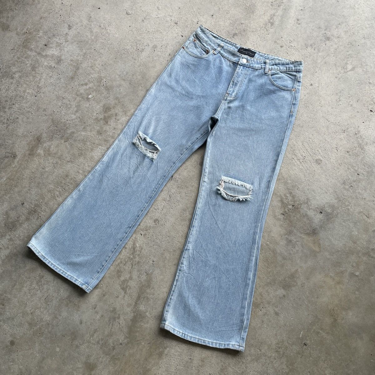Japanese Brand Vintage Japanese Bootcut Ripped Faded Jeans Flare Denim Pant Size US 34 / EU 50 - 2 Thumbnail