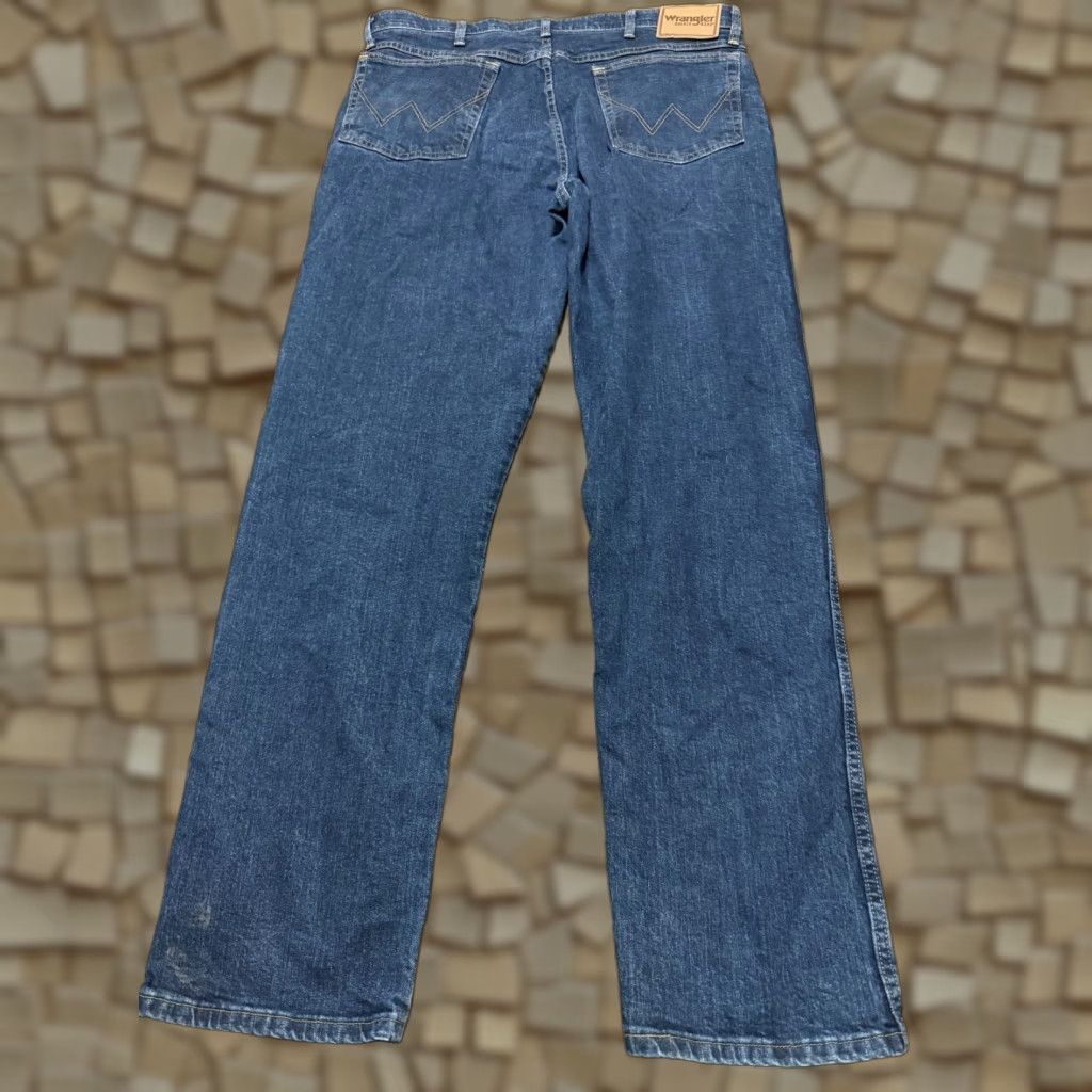 Wrangler Wrangler Jeans Men 38x32 Blue Denim Straight Leg Rugged 45" Length Jeans Regular 5-Pocket Size US 38 / EU 54 - 1 Thumbnail