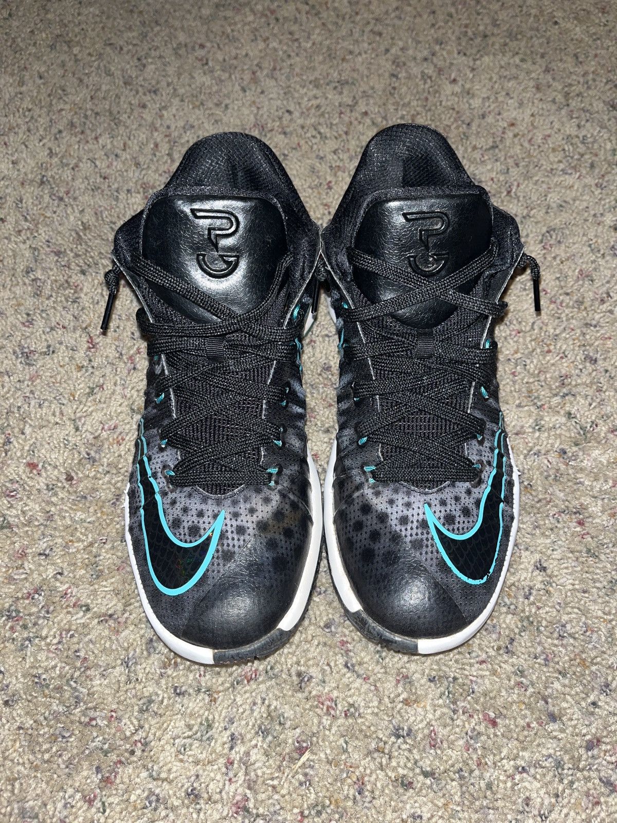 image of Nike 2015 Paul George Pe Hyperdunk Low Shoes in Black, Men's (Size 8)
