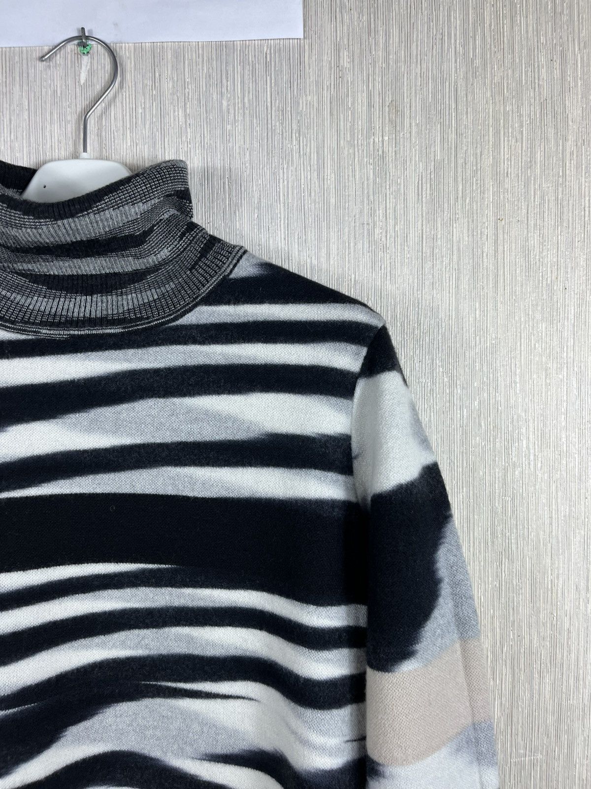Designer × Missoni Missoni wool zebra patterned turtleneck sweater luxury Size M / US 6-8 / IT 42-44 - 3 Thumbnail