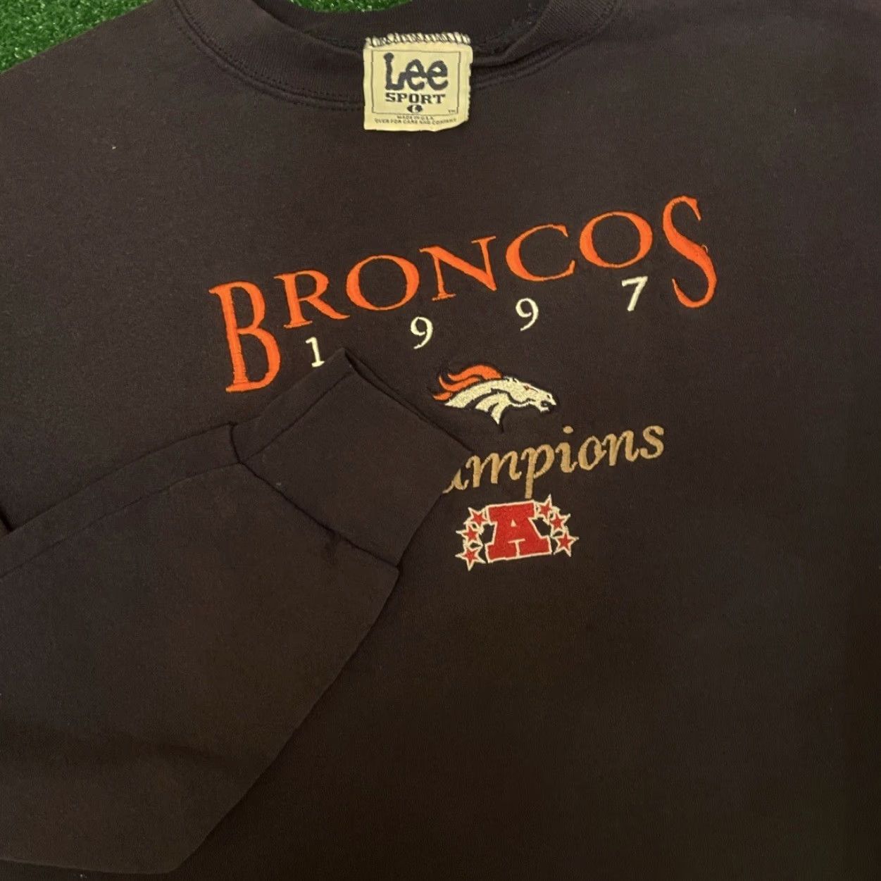NFL VINTAGE Denver Broncos NFL 1997 Champions Embroidered VTG Crewneck Sweater L Crew Neck Sweatshirt Men Blue 90s Sports Hip Hop Broncos Mens Size US L / EU 52-54 / 3 - 2 Thumbnail
